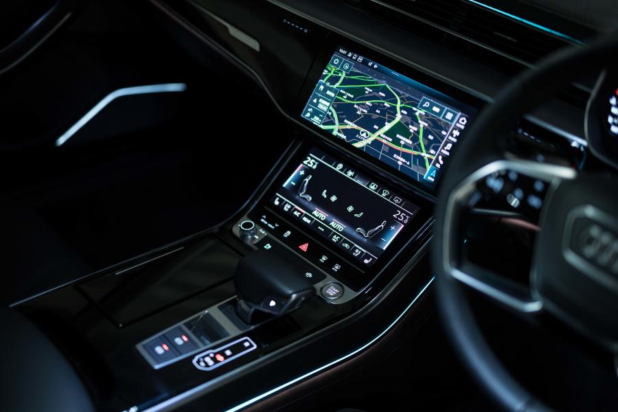 Детали интерьера Audi A8 55 TFSI Quattro (D5) 2018 года  (JP) (фото 18 из 21)